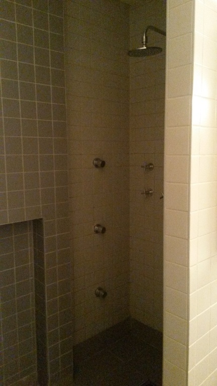 Badezimmer 1. Stock. La salle de bains à l'étage.