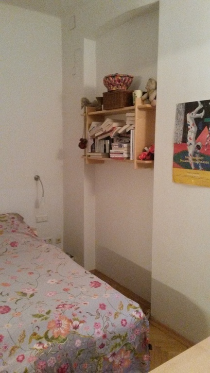 Schlafzimmer 1. Stock. La chambre à l'étage.