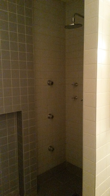 Badezimmer 1. Stock. La salle de bains à l'étage.