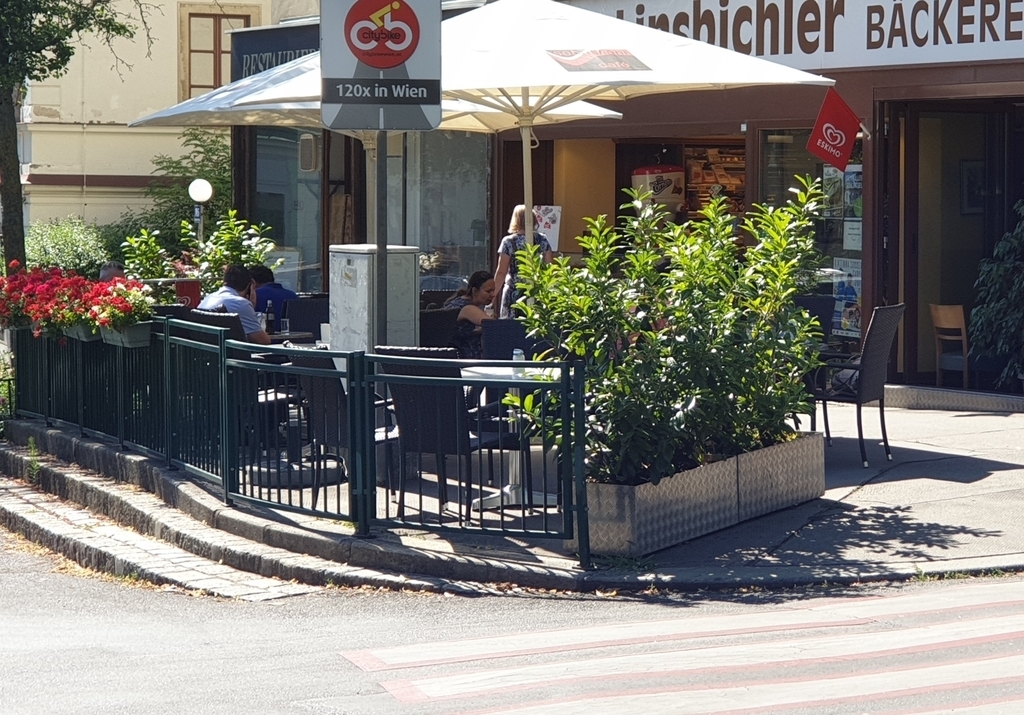 Where the locals meet for a cup of coffee, just around the corner