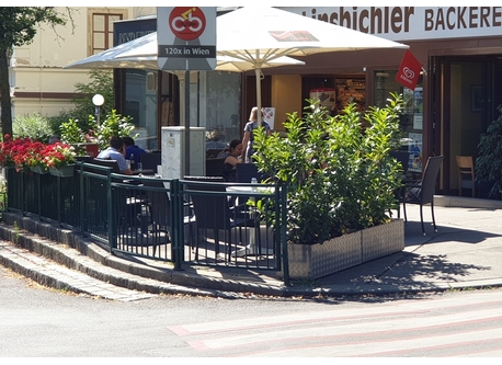 Where the locals meet for a cup of coffee, just around the corner