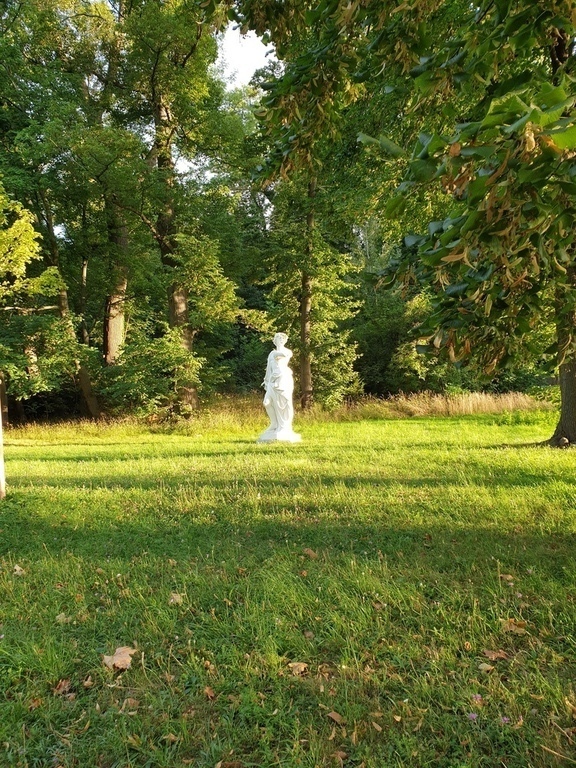 Pötzleinsdorfer Schlosspark, a 10 minutes' walk from our home