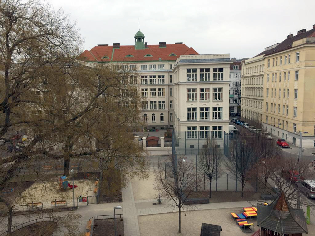 Blick aus dem Wohnungsfenster