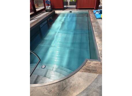 Pool house: Pool's roof and walls can be pushed aside in summer (water temperature up to 30 degrees)