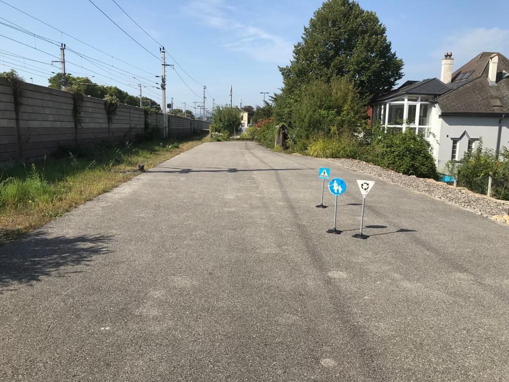 Privat asphalted area - great for kids to play and ride a bike safely