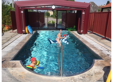 Outdoor pool (heated)