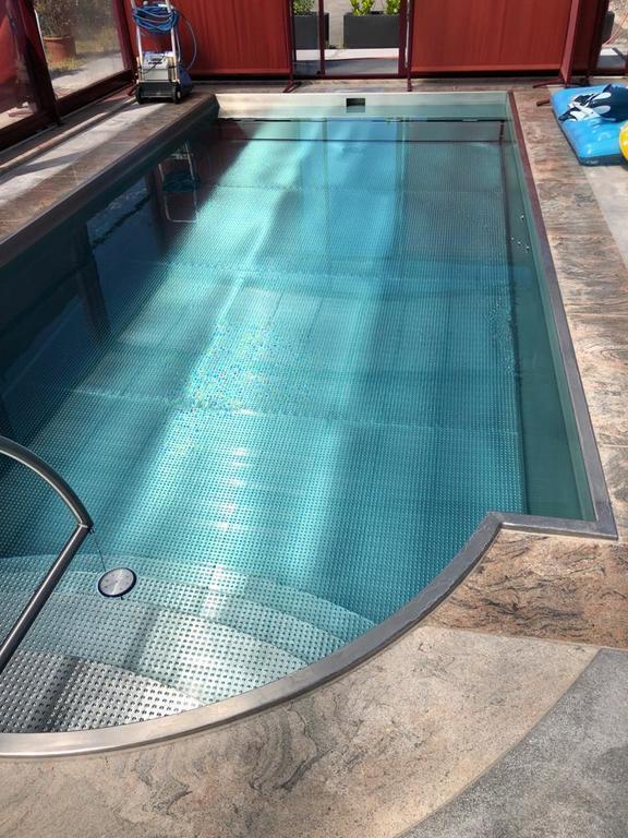 Pool house: Pool's roof and walls can be pushed aside in summer (water temperature up to 30 degrees)