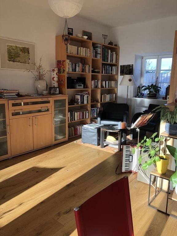 Kitchen resting area