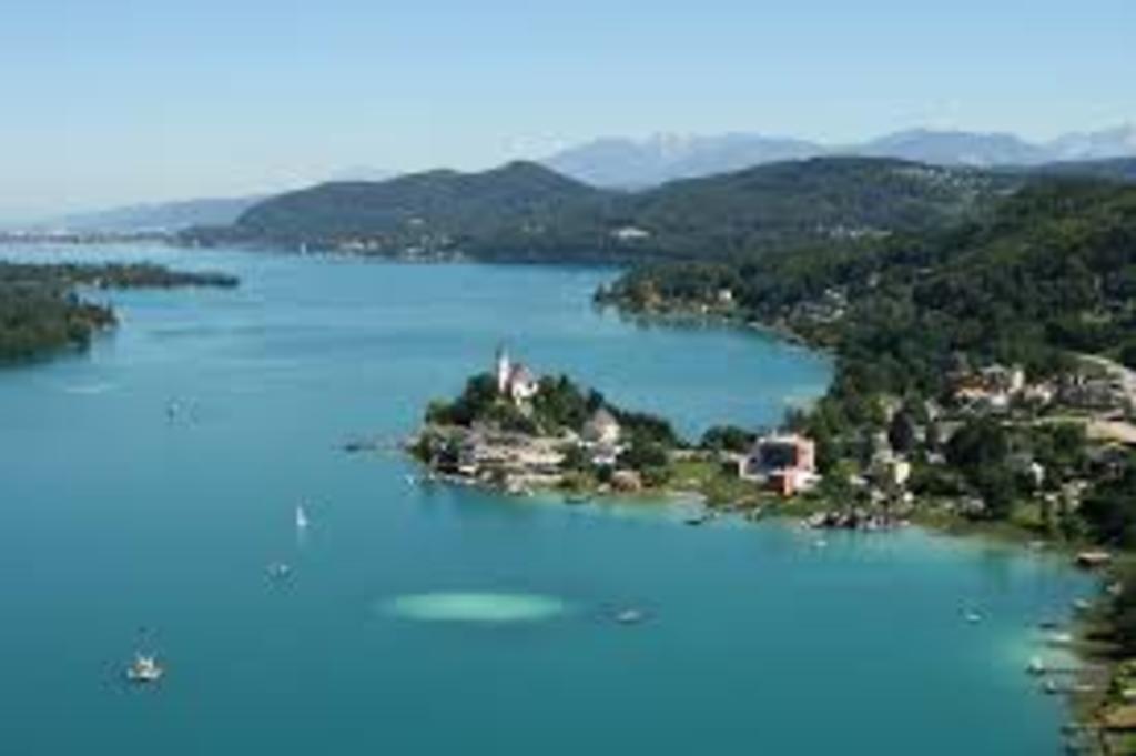 Maria Wörth (20 km) and Velden with Casino (25 km), both at Lake Wörthersee