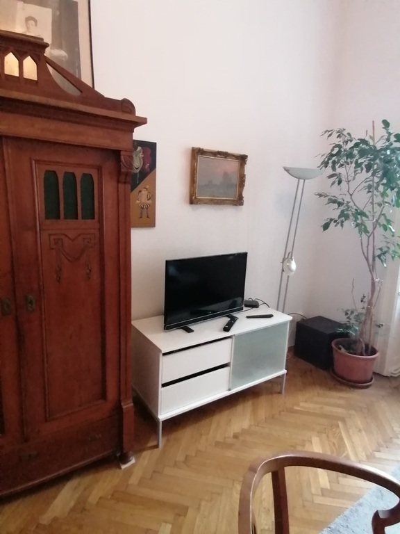 studyroom with an 2nd TV