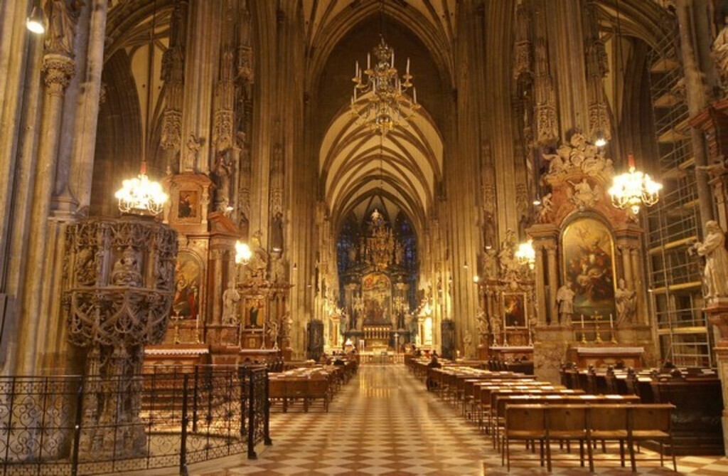 St. Stephen´s Cathedral inside, Vienna