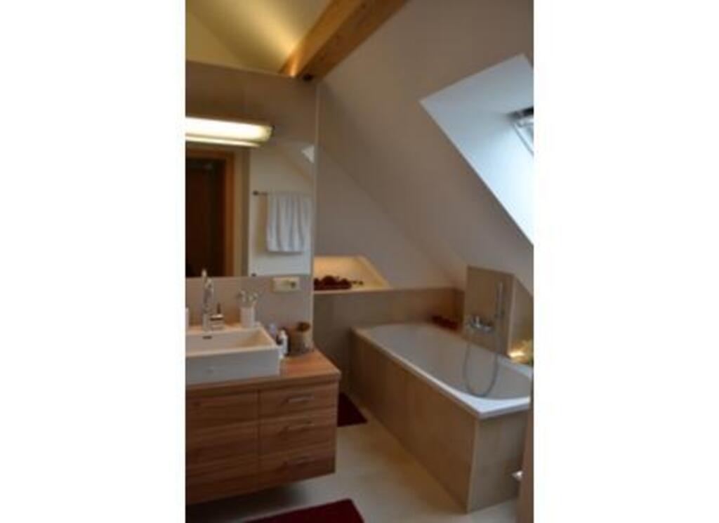 upstairs bath with second shower and bathtub, extra toilet 