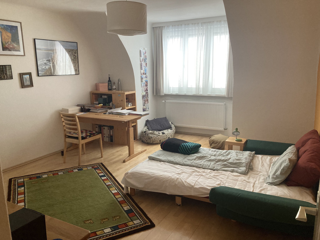 children room 2 with one sofa