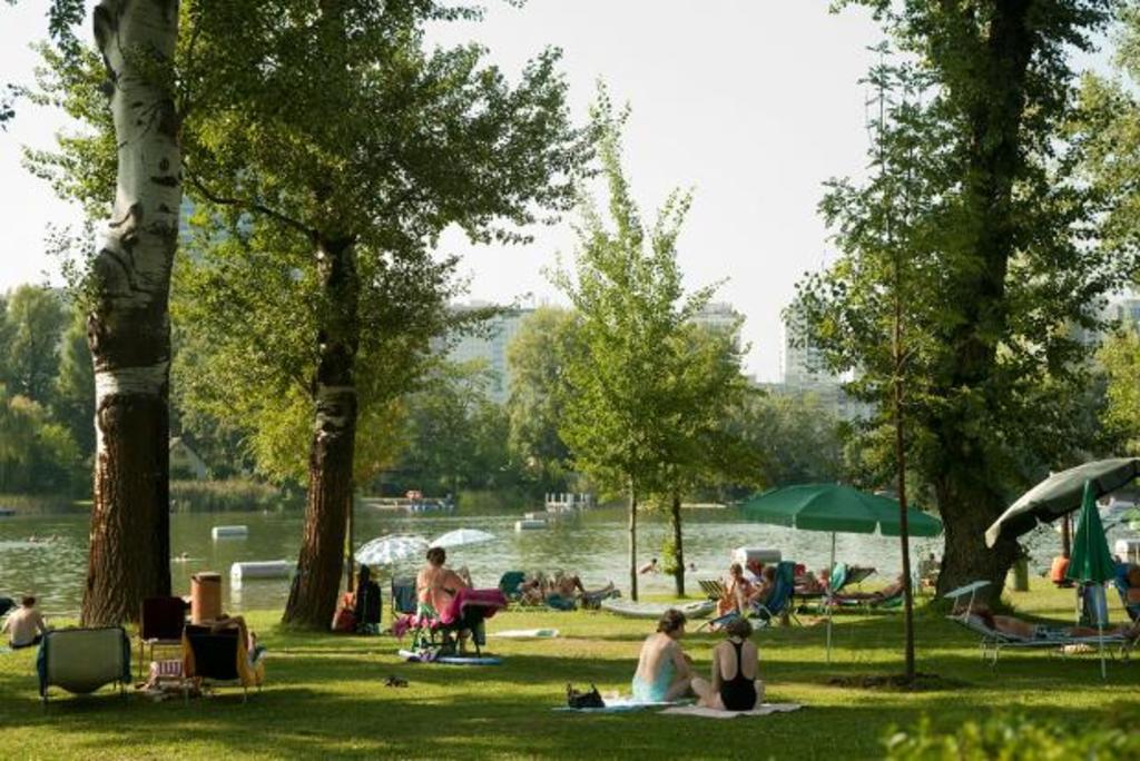 Alte Donau (45 min. public transport)