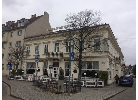 famous Coffee-House in Hietzing, 7 minutes walk