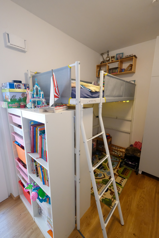Ronjas loft bed