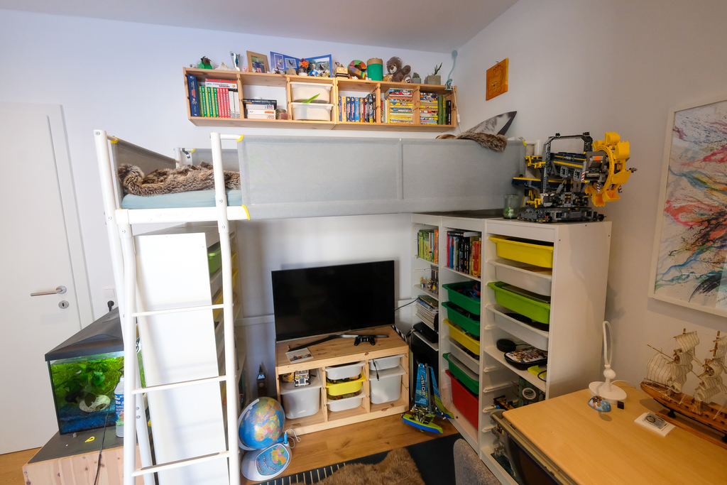 Samuels room with a lot of comics and LEGO