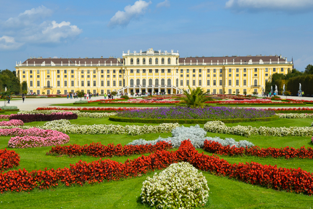 Schloss Schönbrunn - summer residence of the emperor (Sissy)