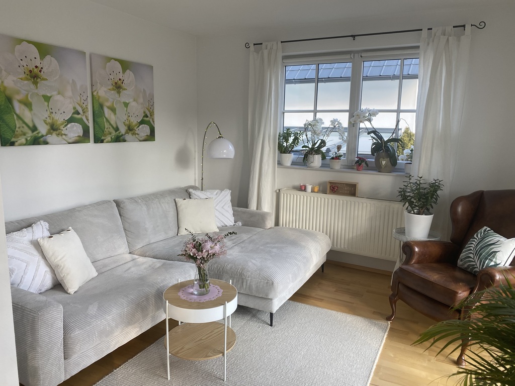 Living room 2/ Salon côté jardin/ Wohnzimmer Gartenseite