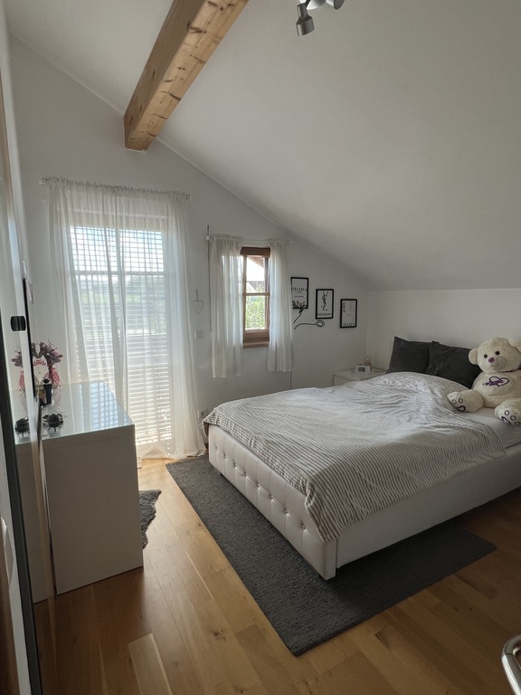Girls room 3