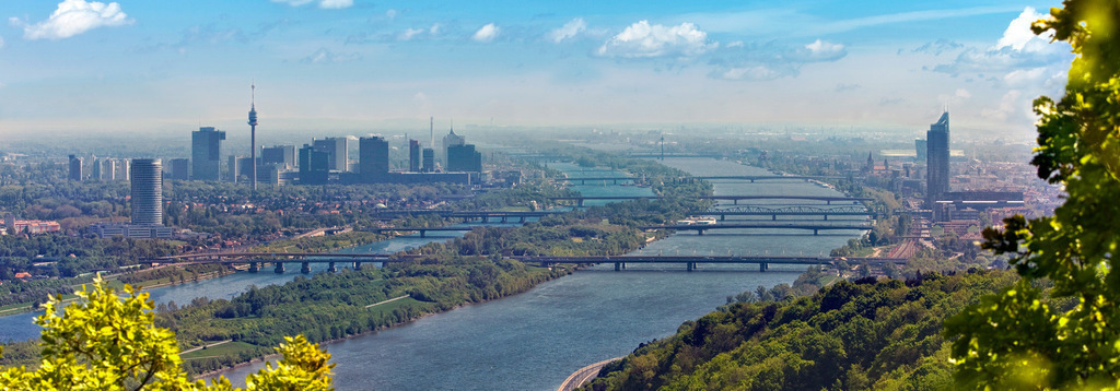 Vienna (border 20 min)