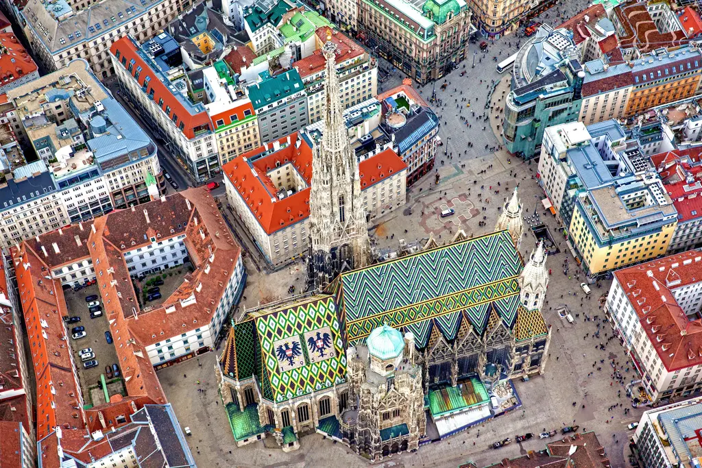 Stephansdom, city center, 25 min by public transport