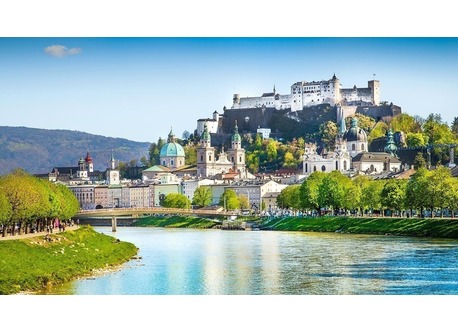 Salzburg -16 minutes by train