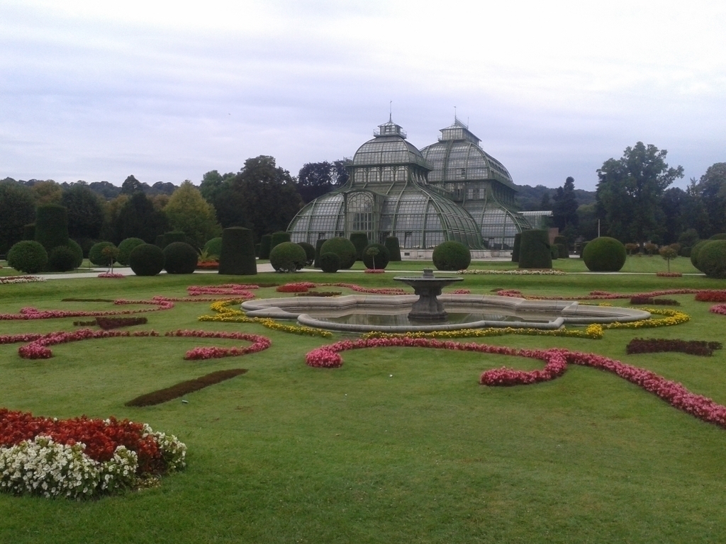 Schönbrunn ist 10min zu Fuß von der Wohnung zu erreichen - Schönbrunn can be reached on foot in 10 minutes