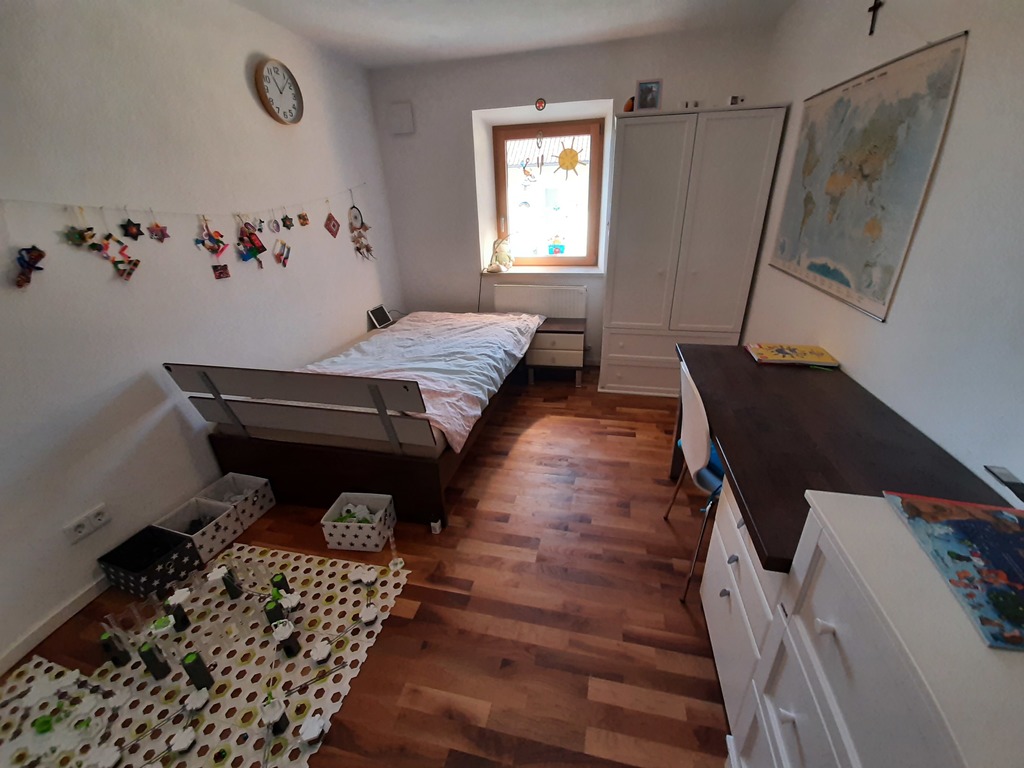 Daniel's room with bed 120x200. 