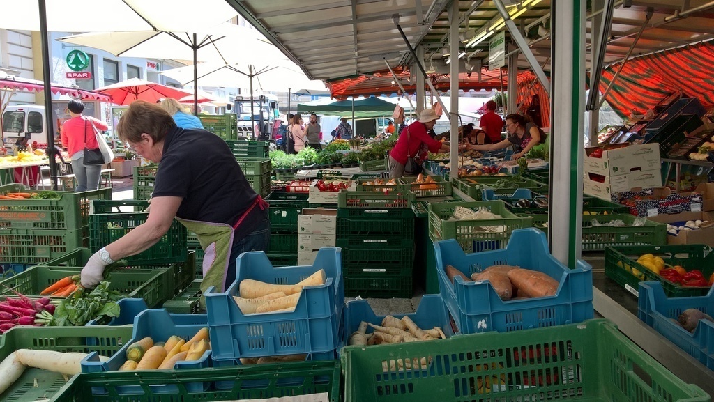 weekly market nearby