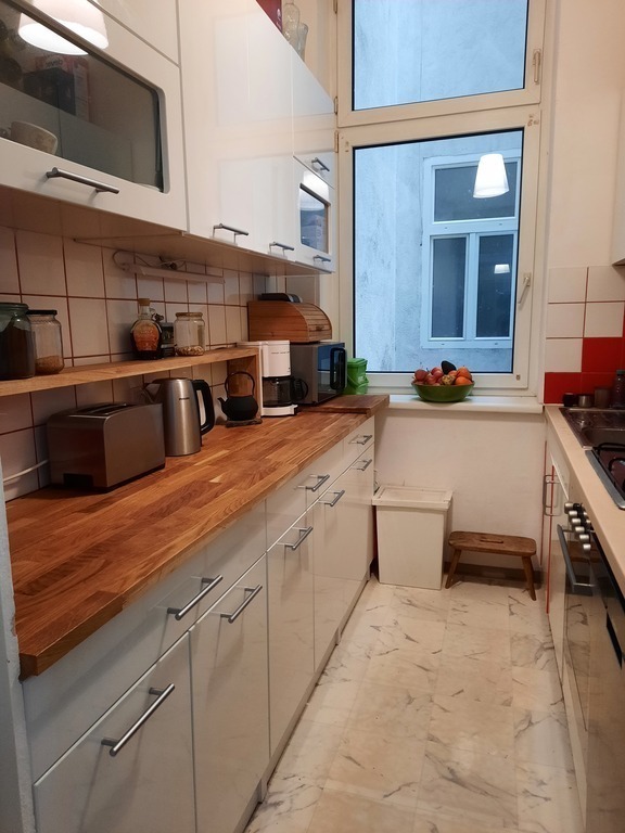 kitchen (renovated in 2023)