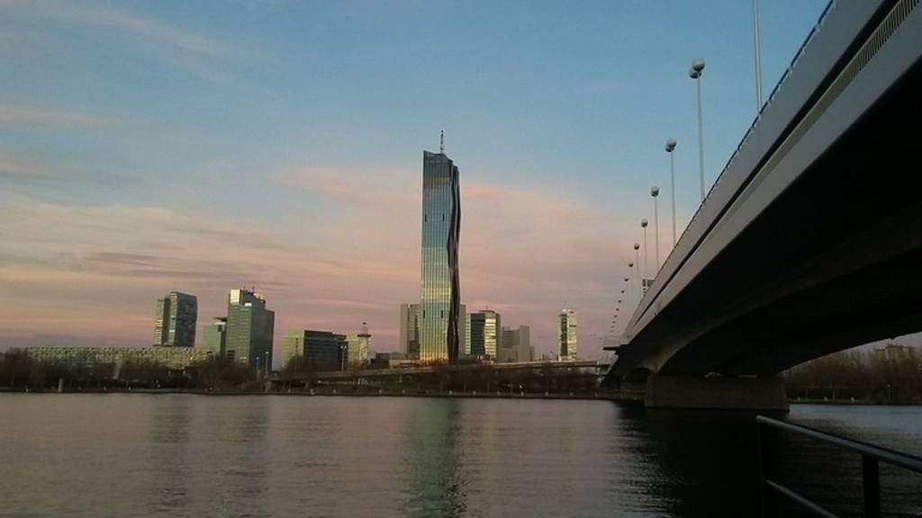 The Danube with the UN quarter (15 min walk)