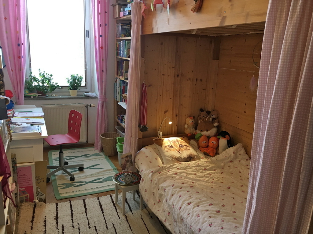 girl's room