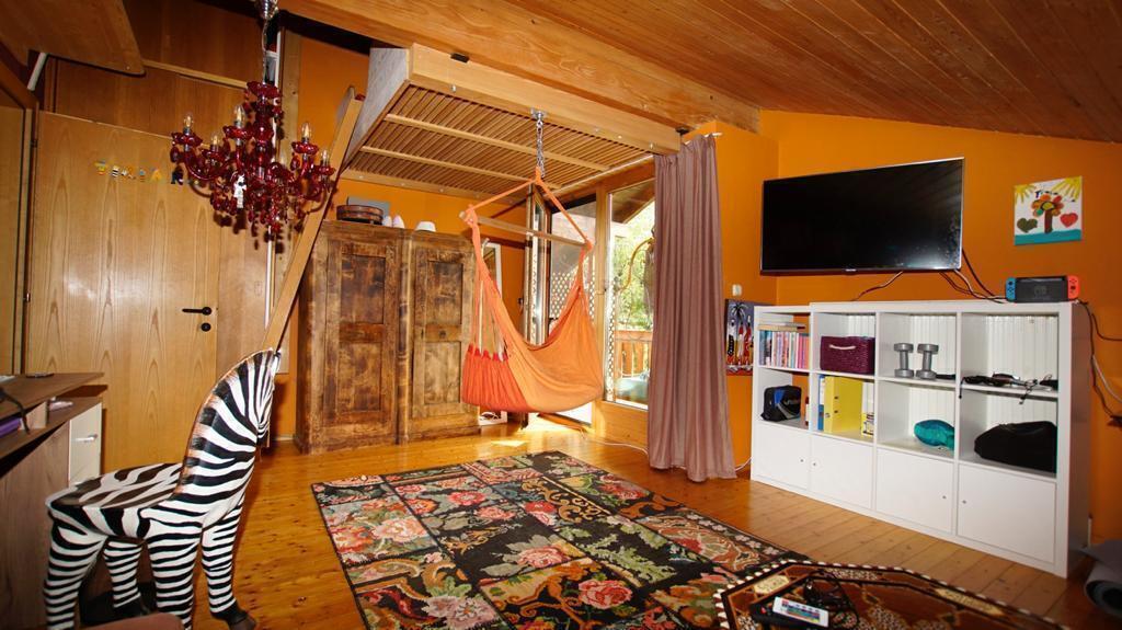 Tizianas room, double bed