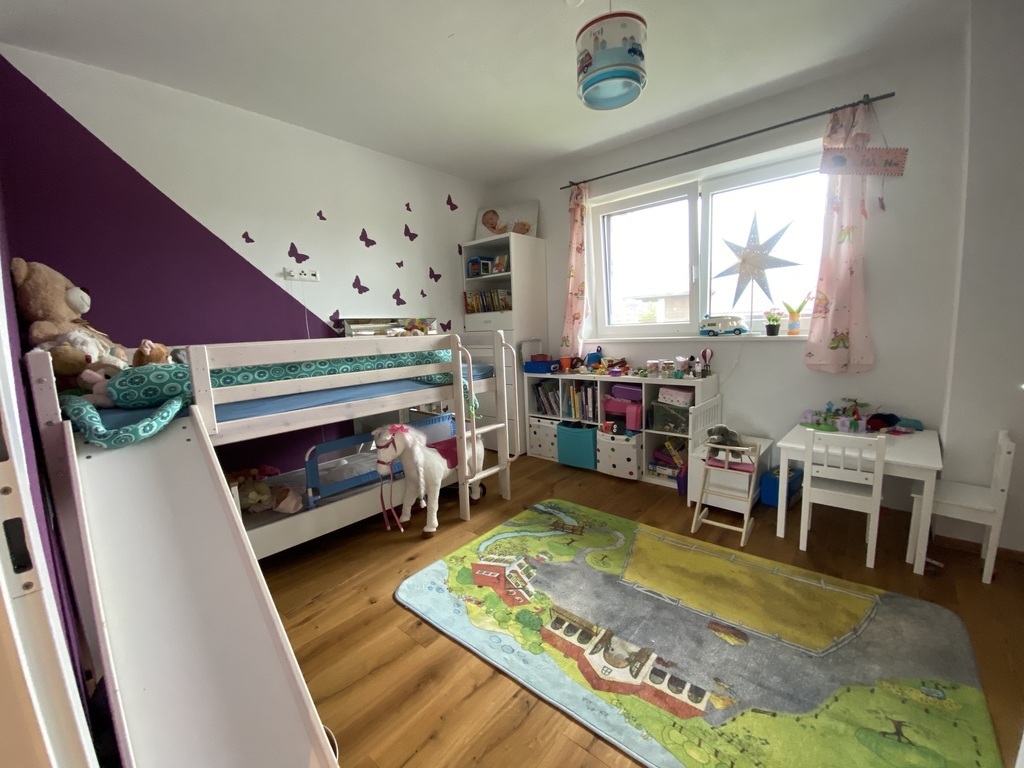 Childrenroom with loft bed