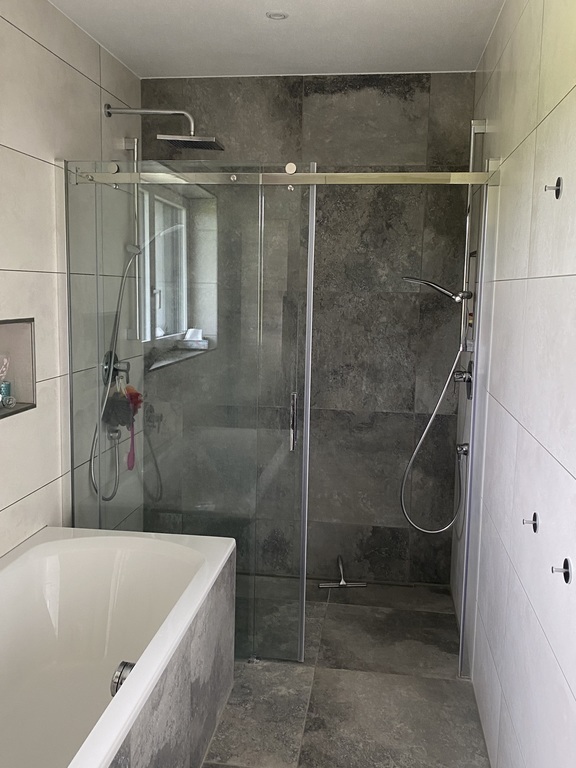 Shower in the bathroom on the upper floor
