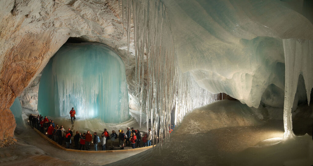 Eisriesenwelt: the largest ice cave in the world - 1h away