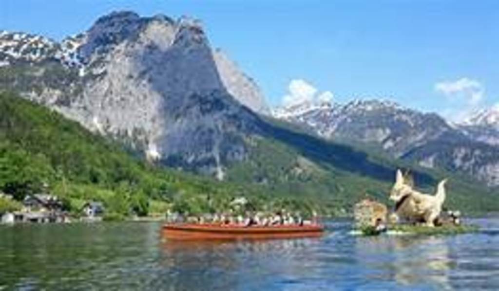 The world famous "Narzissenfest" in Bad Aussee - 10min drive