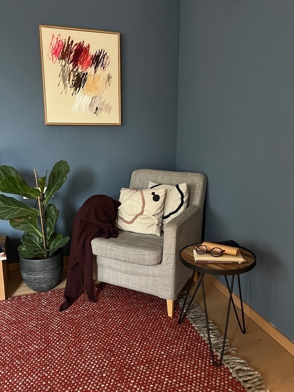 bed room with double bed