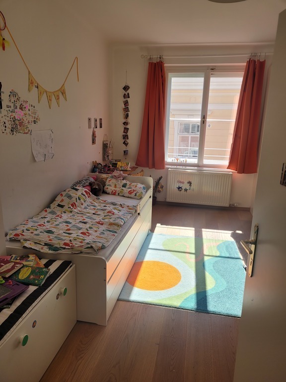 children room (daughter)
