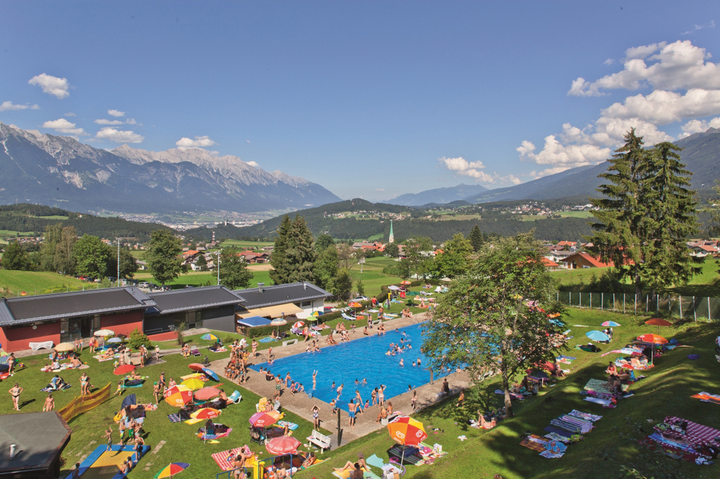 public swimming pool (200 m)