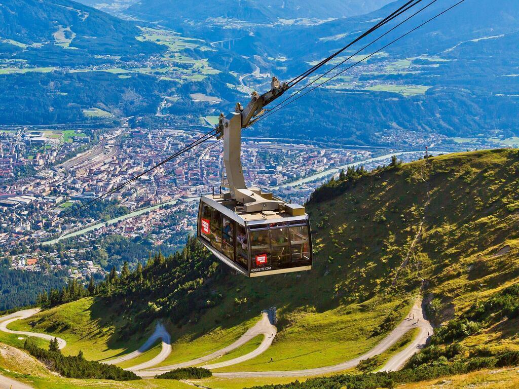 above Innsbruck: cable car to Nordkette