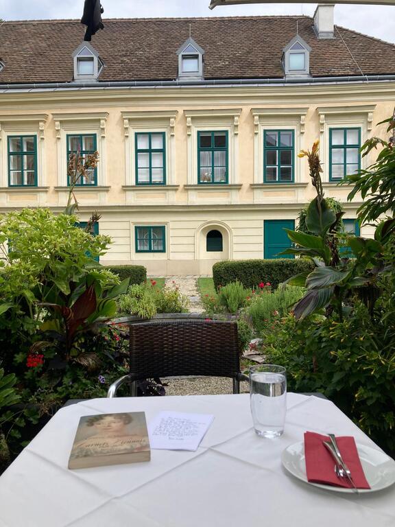 Having lunch at Tiziano's, the Italian restaurant, with a baroque garden