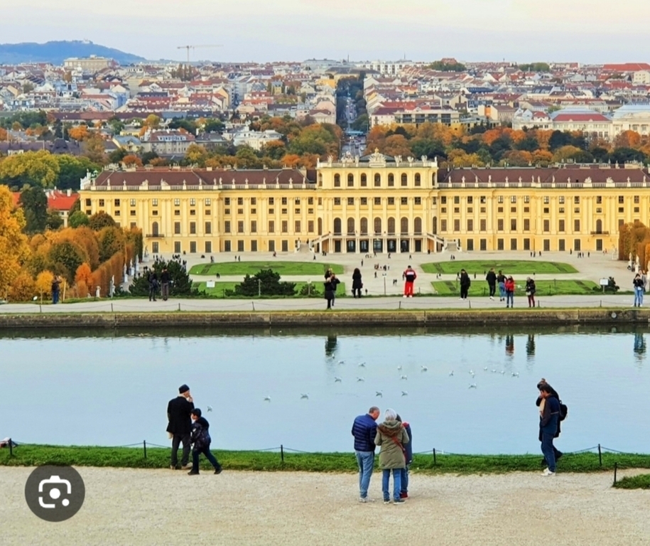Views of Vienna and Schönbrunn Palace from Gloriette, within walking distance from the apartment.