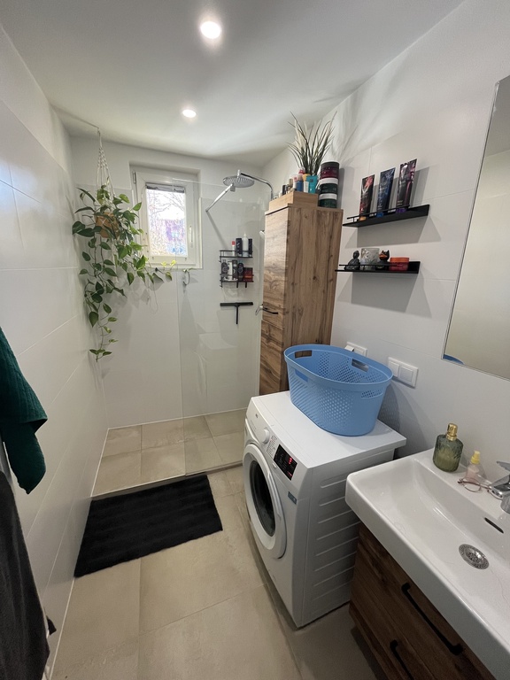 (brand new) Bath Room