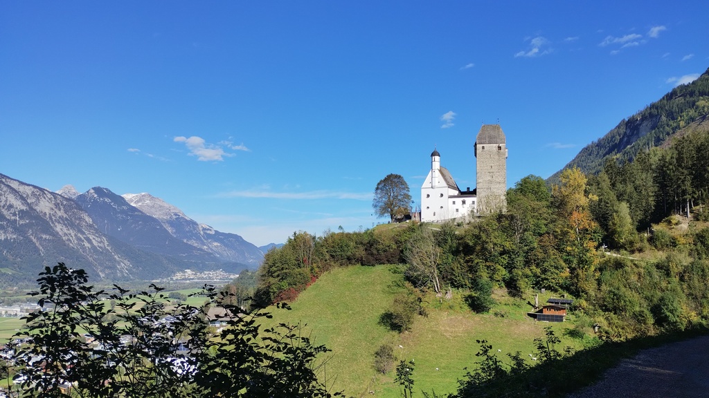 Burg Freundsberg - 30 minutes from home, with a place to stop for refreshments