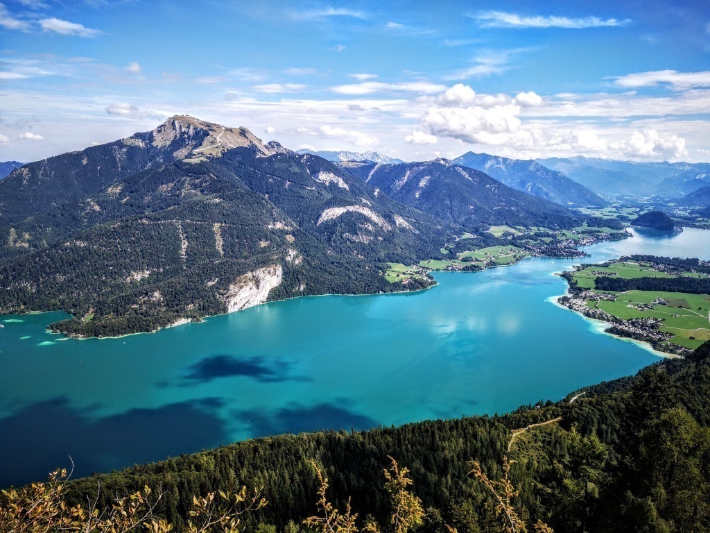 Zwölferhorn am Wolfgangsee (30 minutes by car) - enjoy the lake, go up by cable car or hike, opposite the Schamberg