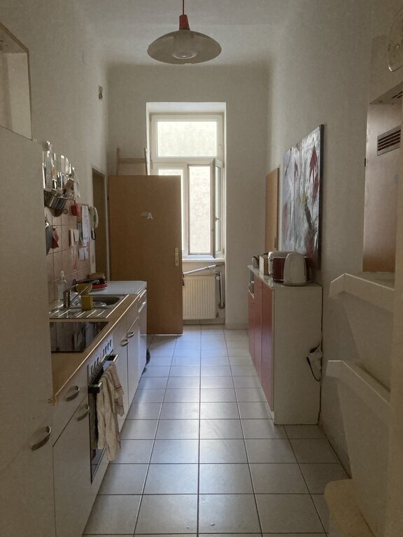 Hallway towards the kitchen