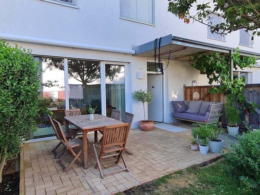 Eingang, Terrasse, Vorgarten