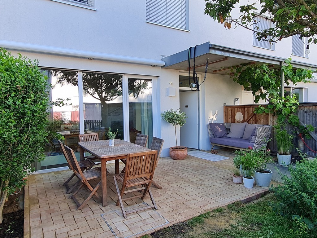 Eingang, Terrasse, Vorgarten